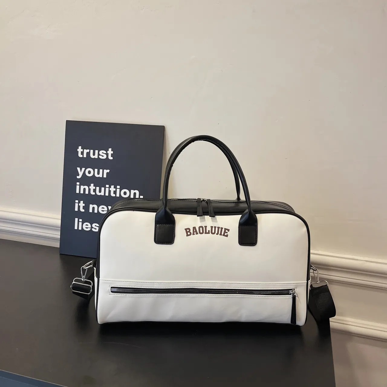 New Simple Elegant Design Multi-Functional Travel Bag