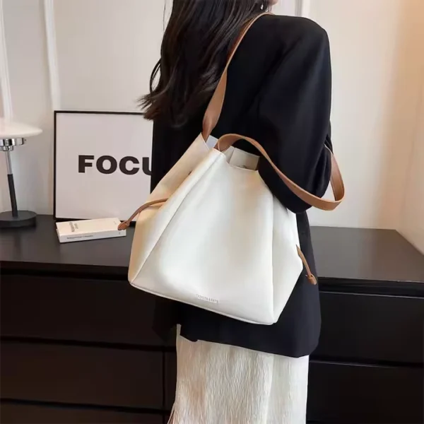 Trendy High Capacity Vintage Handbags for Office Women - Image 4