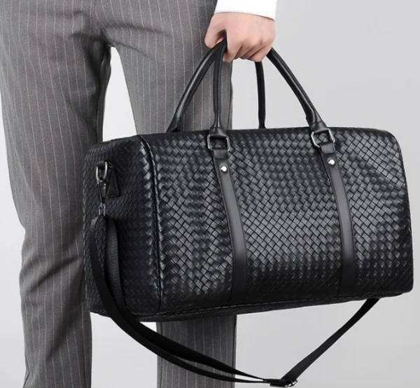 Voyager Luxe Weekender Bag For Traveling - Image 4